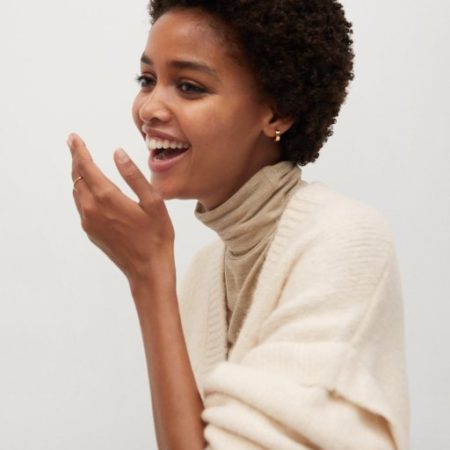 Sweater with voluminous sleeves